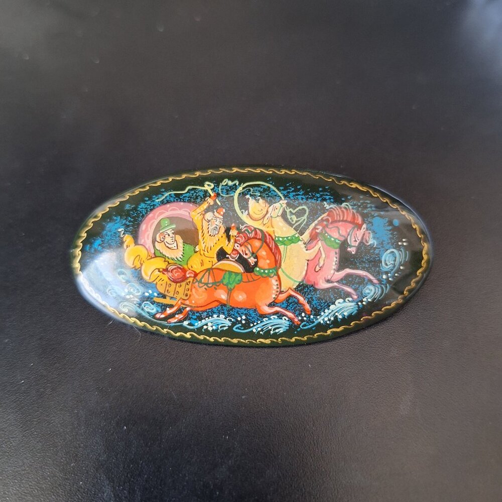 Vintage Russian Laquer Brooch "Troika Scene"